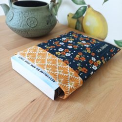 poche-a-livre-marine-orange-1