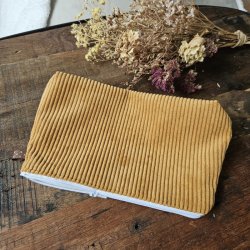 trousse-velours-speciale-moutarde-3