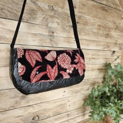 sac-berlingot-indie-velours-noir-bordeaux-3