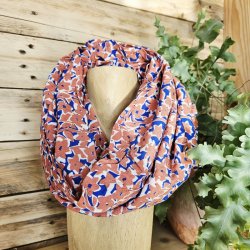 snood-tour-de-cou-bleu-et-corail