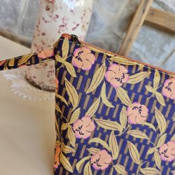 trousse-de-toilette-acidulee-violet-saumon-2