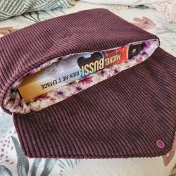 poche-a-livre-grand-format-prune-velours-fleur-2