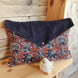 poche-a-livre-grand-format-marcel-rouille-bleu-marine-1