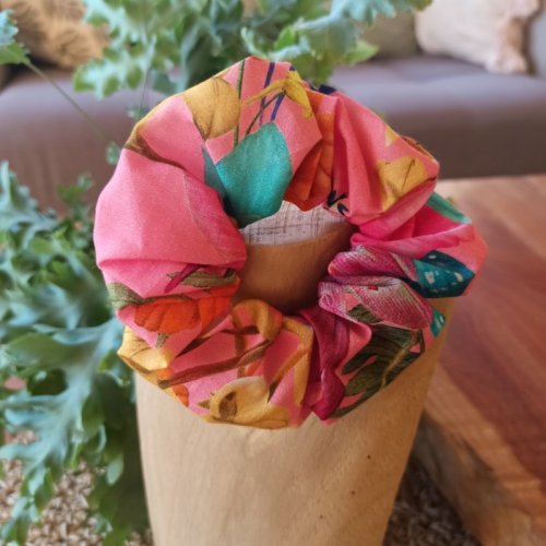 chouchou-multicolore-fond-rose