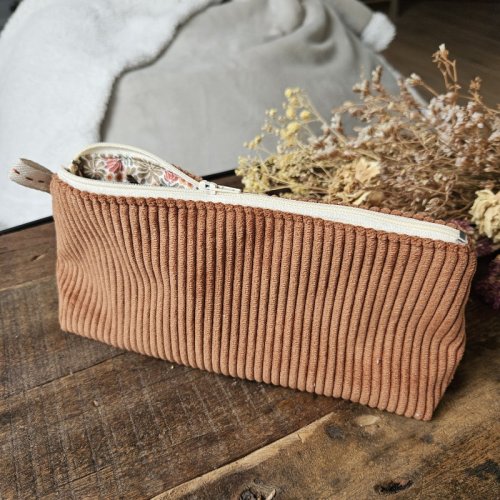 trousse-velours-classique-marron-1