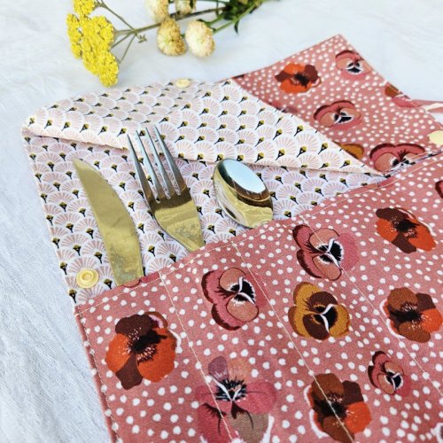 etui-a-couverts-pensées-rose-1