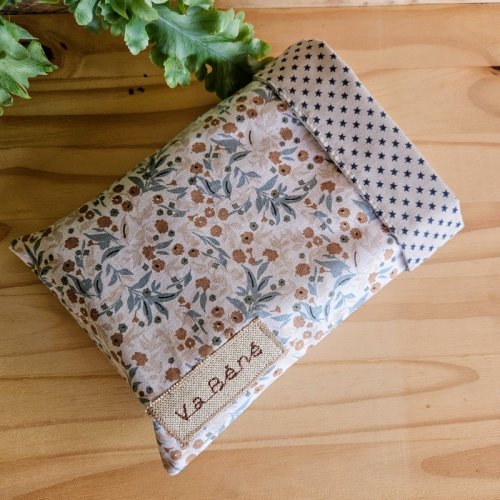 poche-a-livre-bleu-glacier