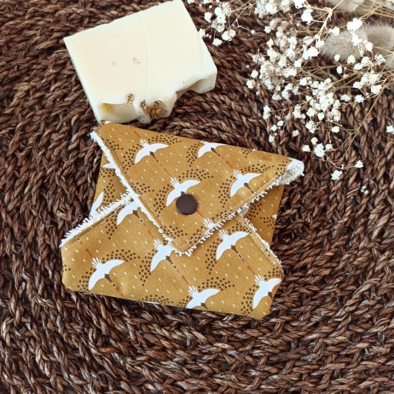 etui-a-savonnette-oiseaux-moutarde