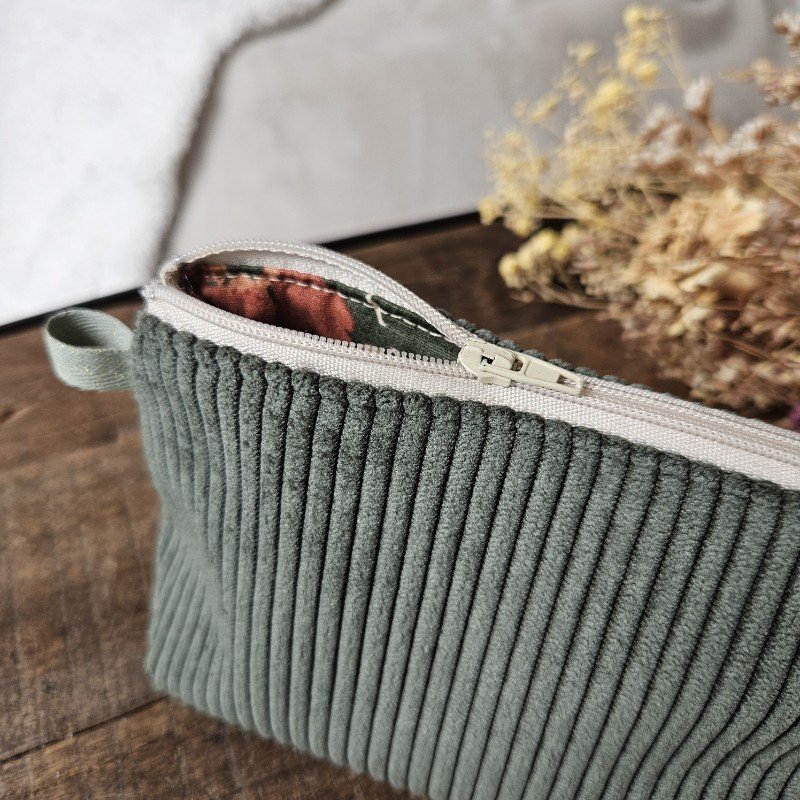 trousse-velours-classique-kaki-2