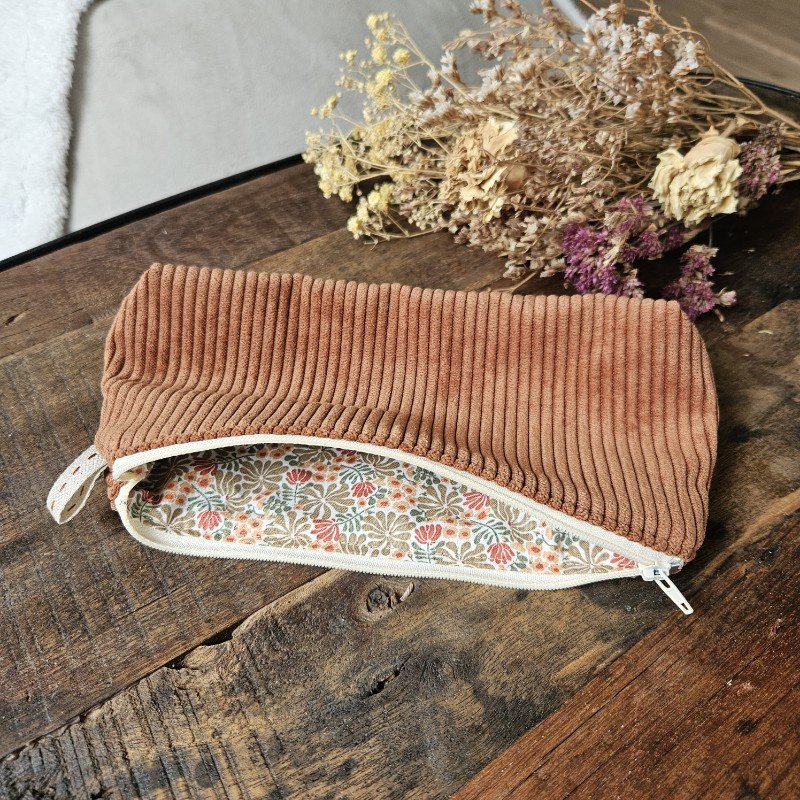 trousse-velours-classique-marron-4