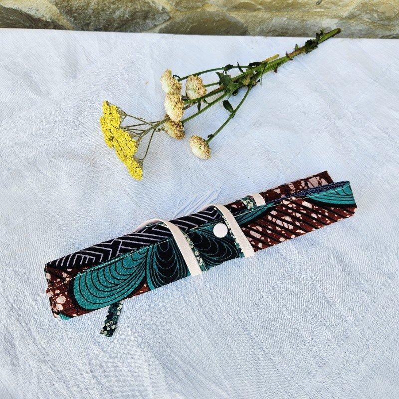 etui-a-couverts-wax-marron-turquoise-3