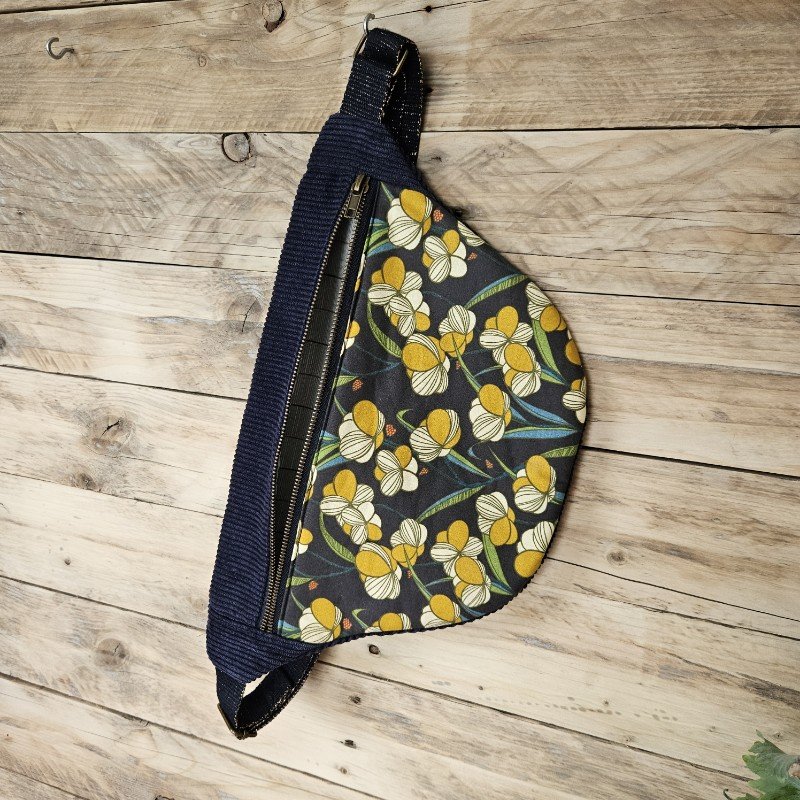 sac-banane-globulus-bleu-marine-3