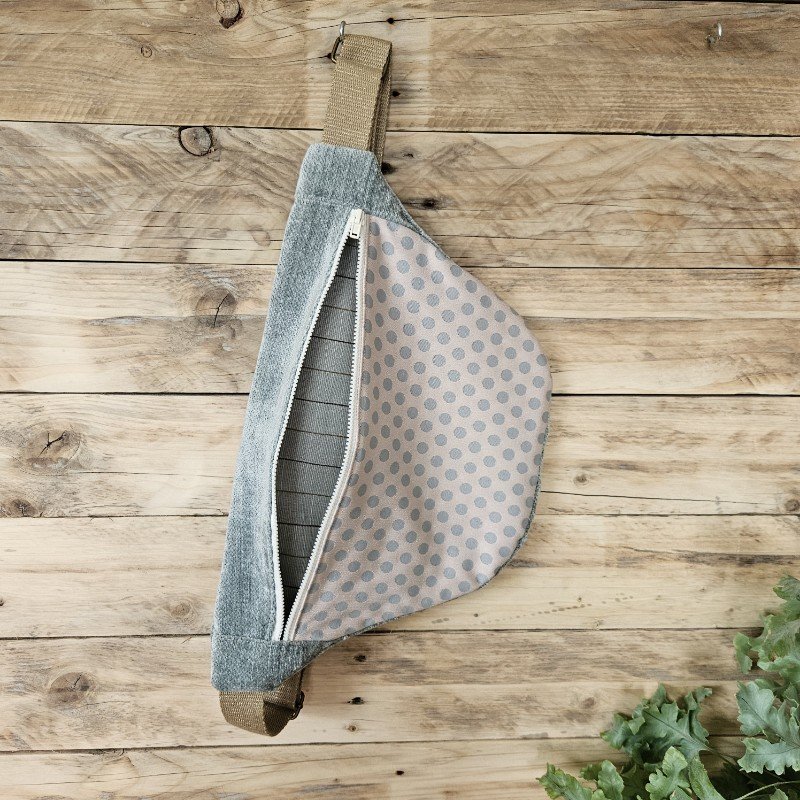 sac-banane-bleu-islande-2