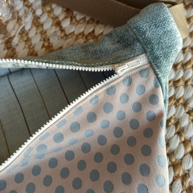 sac-banane-bleu-islande-3