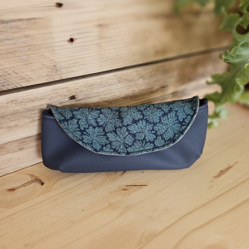 etui-a-lunettes-cravate-bleu