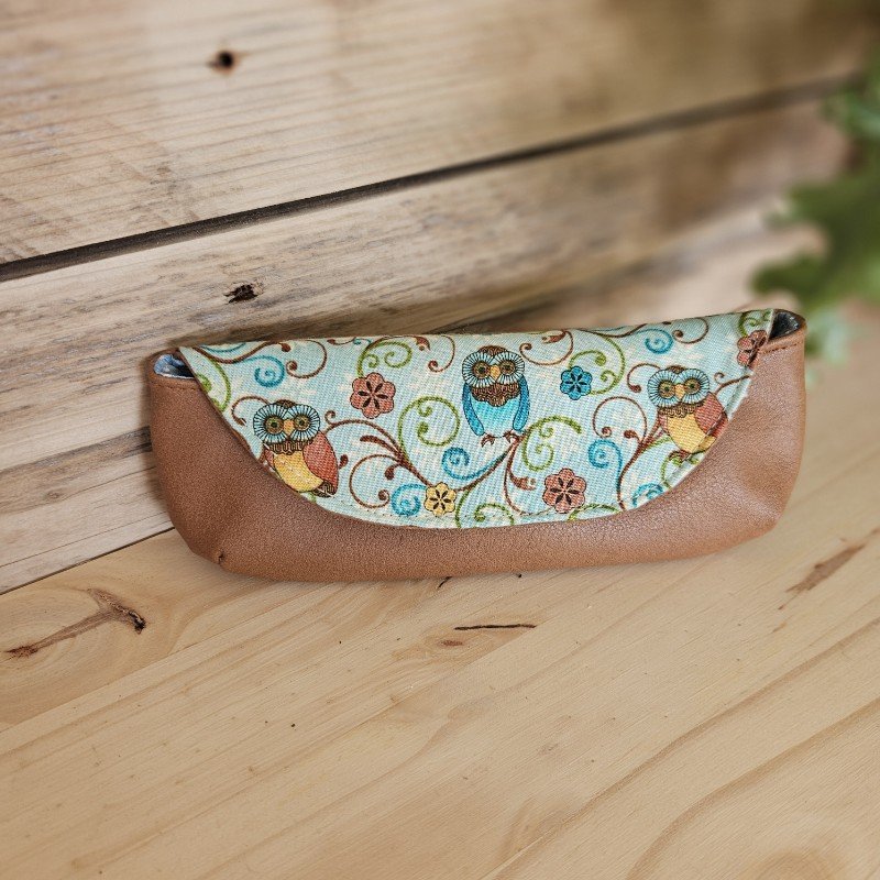 etui-a-lunettes-hiboux-camel