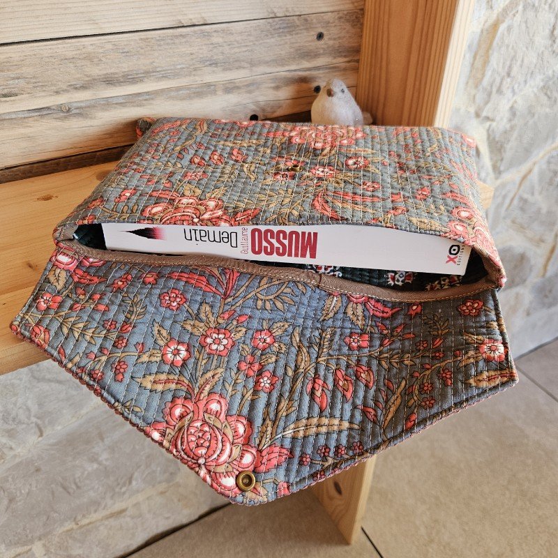 poche-a-livre-grand-format-romance-rose-gris-bleu-2