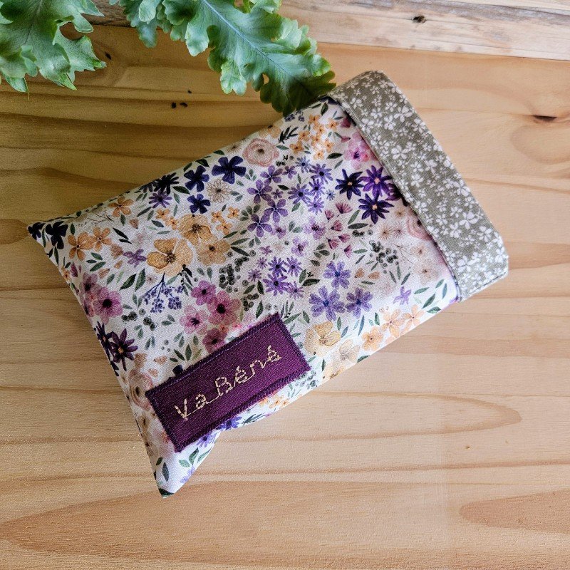 poche-a-livre-fleurie-violet