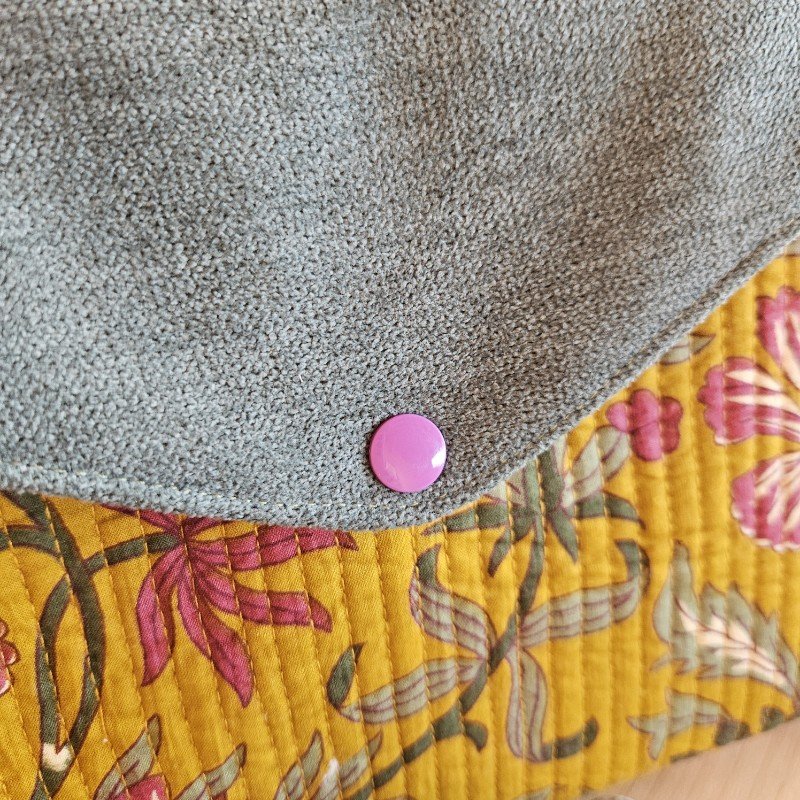 poche-a-livre-grand-format-henriette-jaune-vert-3