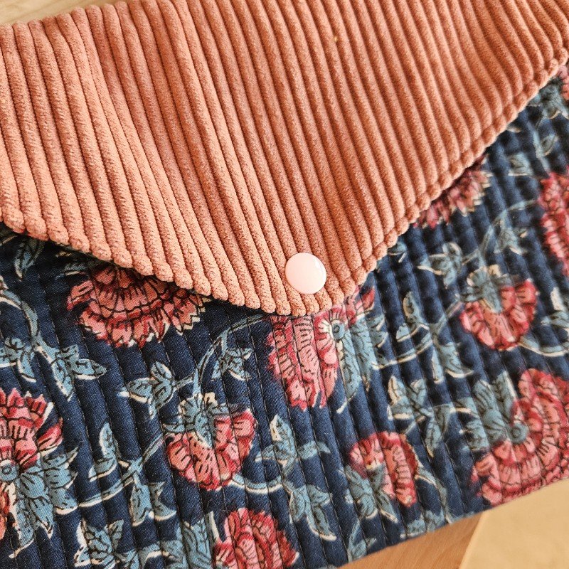 poche-a-livre-grand-format-roselyne-vieux-rose-bleu-2