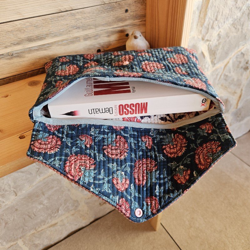 poche-a-livre-grand-format-roselyne-vieux-rose-bleu-3