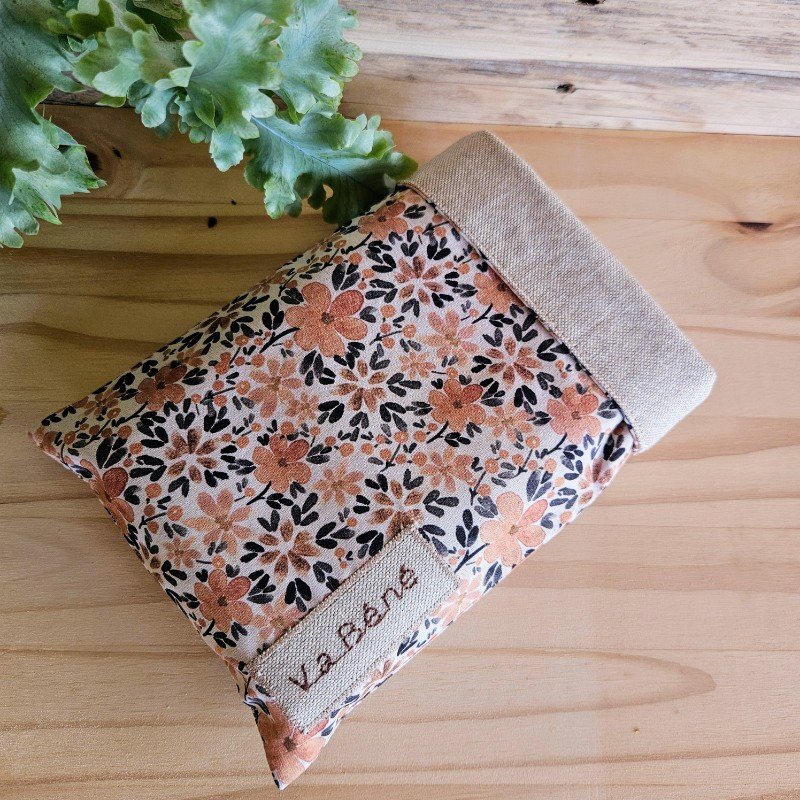 poche-a-livre-constance-fleurie-saumon-vert-2